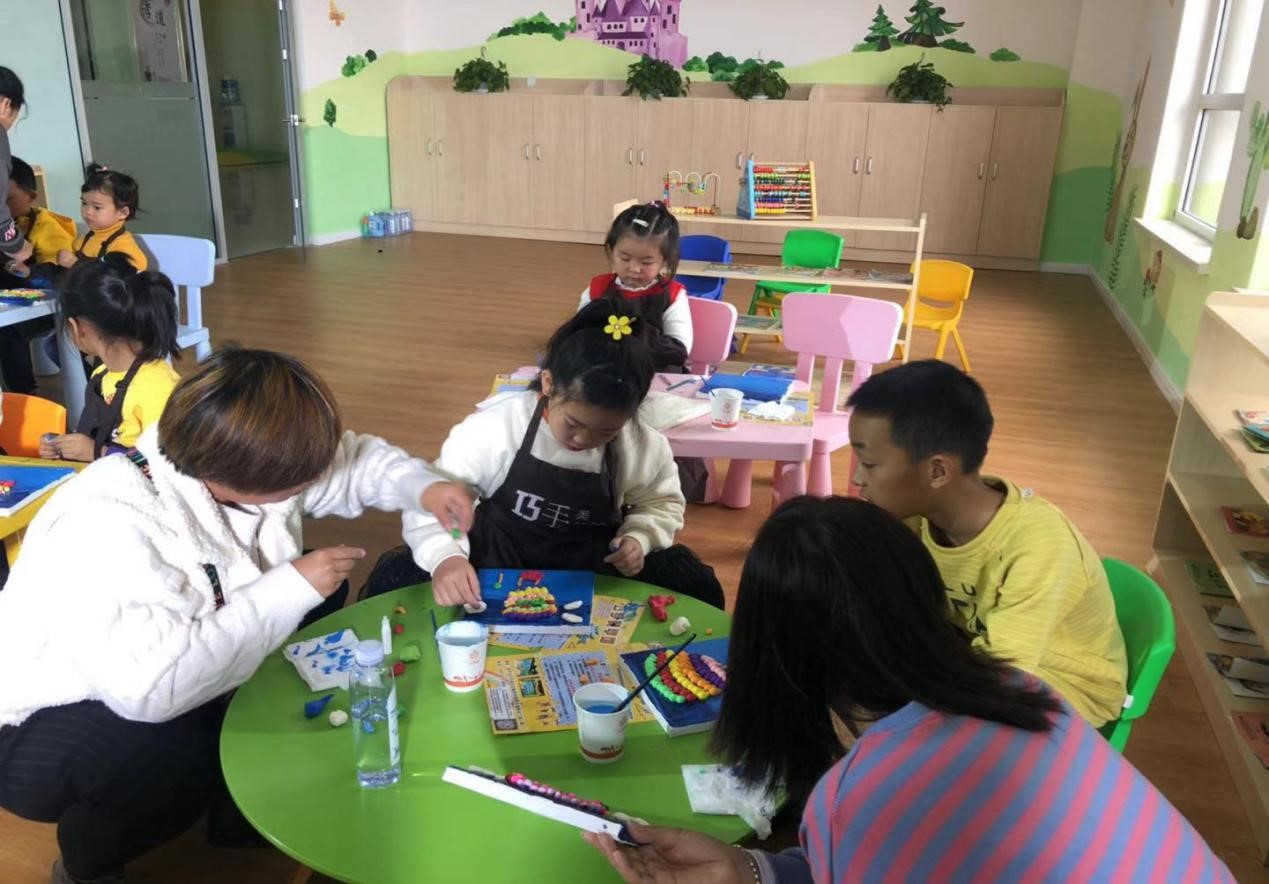 正業(yè)·幸福匯“大手握小手”DIY親子活動(圖5) 5.jpg