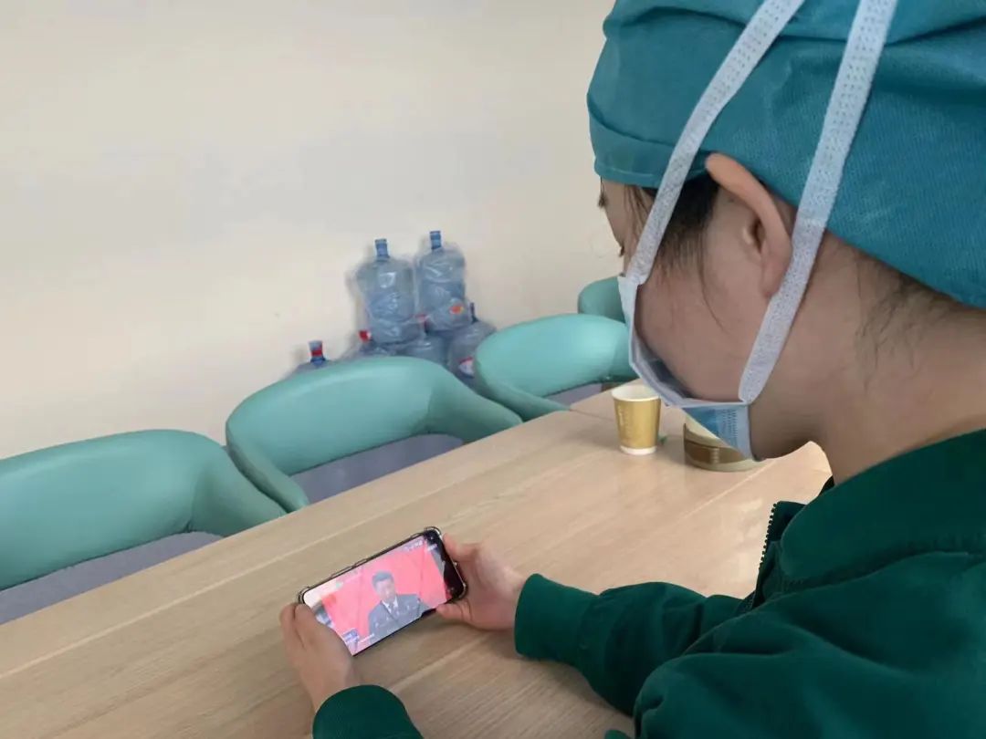 葫蘆島市第二人民醫(yī)院黨委組織黨員干部收看黨的二十大開幕會盛況(圖9) 葫蘆島市第二人民醫(yī)院黨委組織黨員干部收看黨的二十大開幕會盛況(圖9)