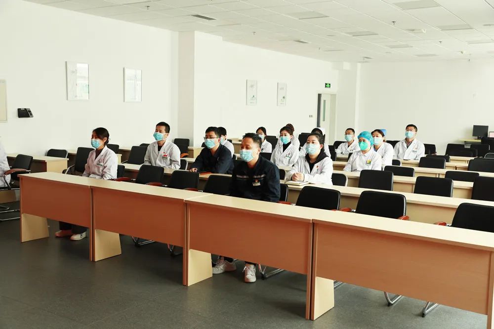 葫蘆島市第二人民醫(yī)院黨委組織黨員干部收看黨的二十大開幕會盛況(圖3) 葫蘆島市第二人民醫(yī)院黨委組織黨員干部收看黨的二十大開幕會盛況(圖3)