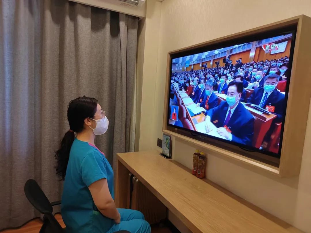 葫蘆島市第二人民醫(yī)院黨委組織黨員干部收看黨的二十大開幕會盛況(圖7) 葫蘆島市第二人民醫(yī)院黨委組織黨員干部收看黨的二十大開幕會盛況(圖7)