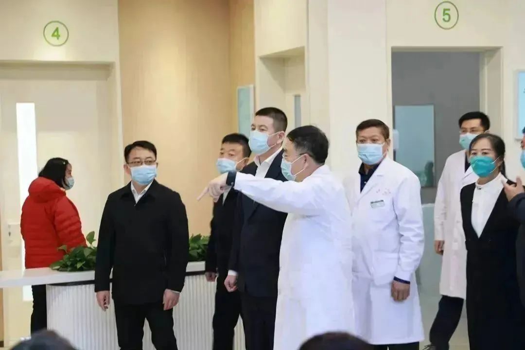 龍港區(qū)人大、區(qū)政府領(lǐng)導(dǎo)一行視察調(diào)研龍港國際醫(yī)療健康產(chǎn)業(yè)園(圖5)